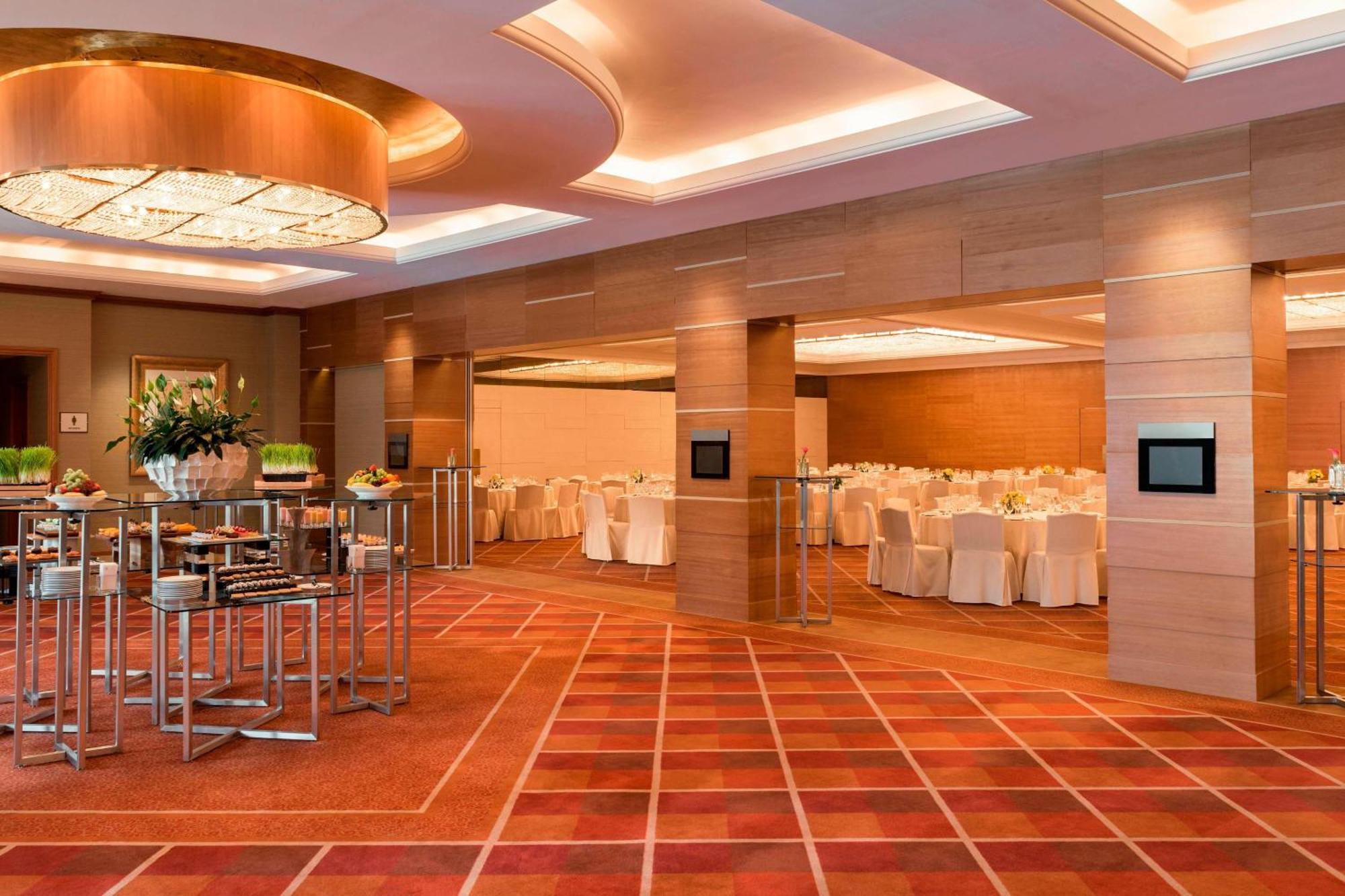 Sheraton Dubai Creek Hotel & Towers Bagian luar foto The ballroom