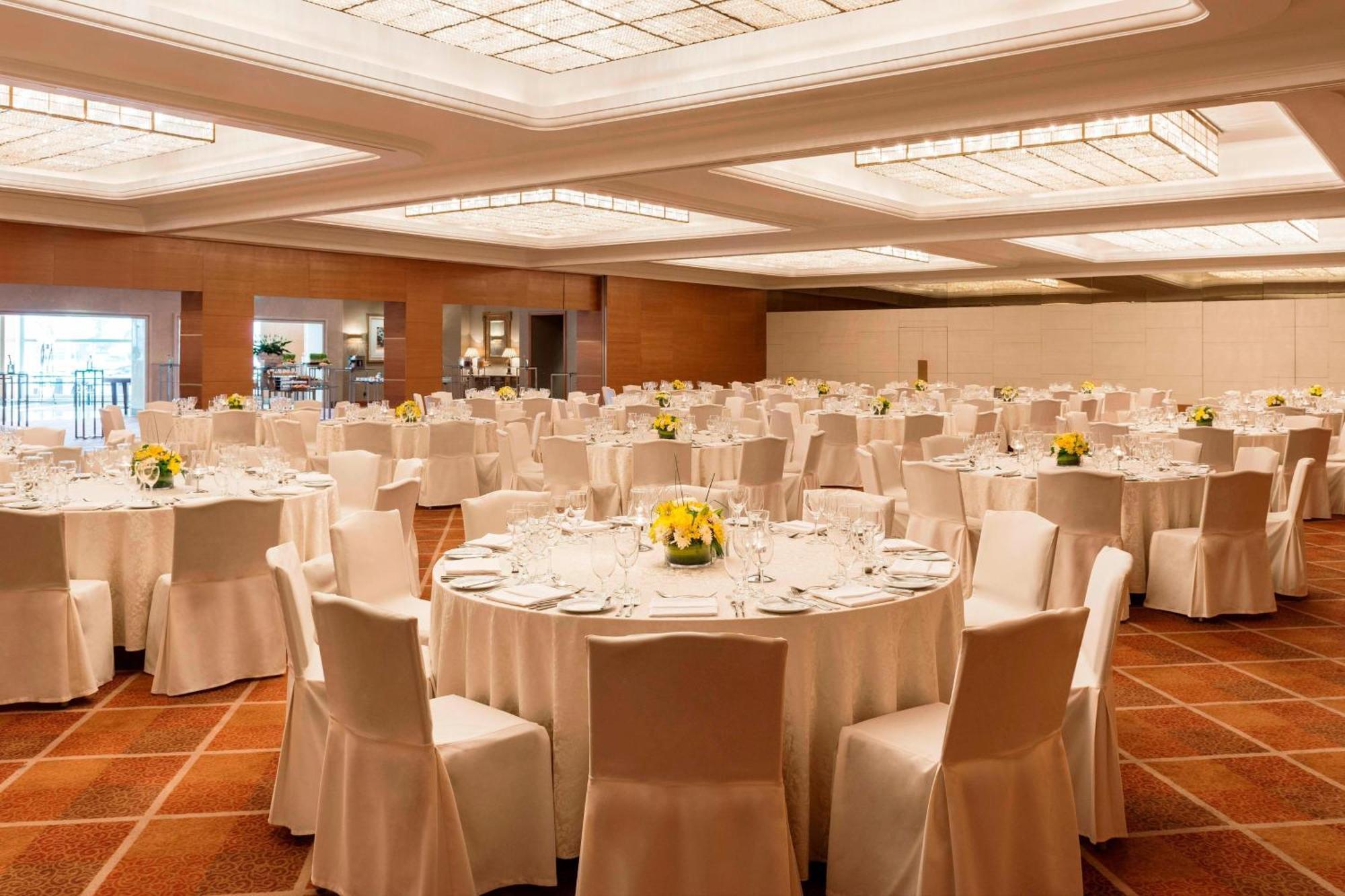 Sheraton Dubai Creek Hotel & Towers Bagian luar foto The ballroom