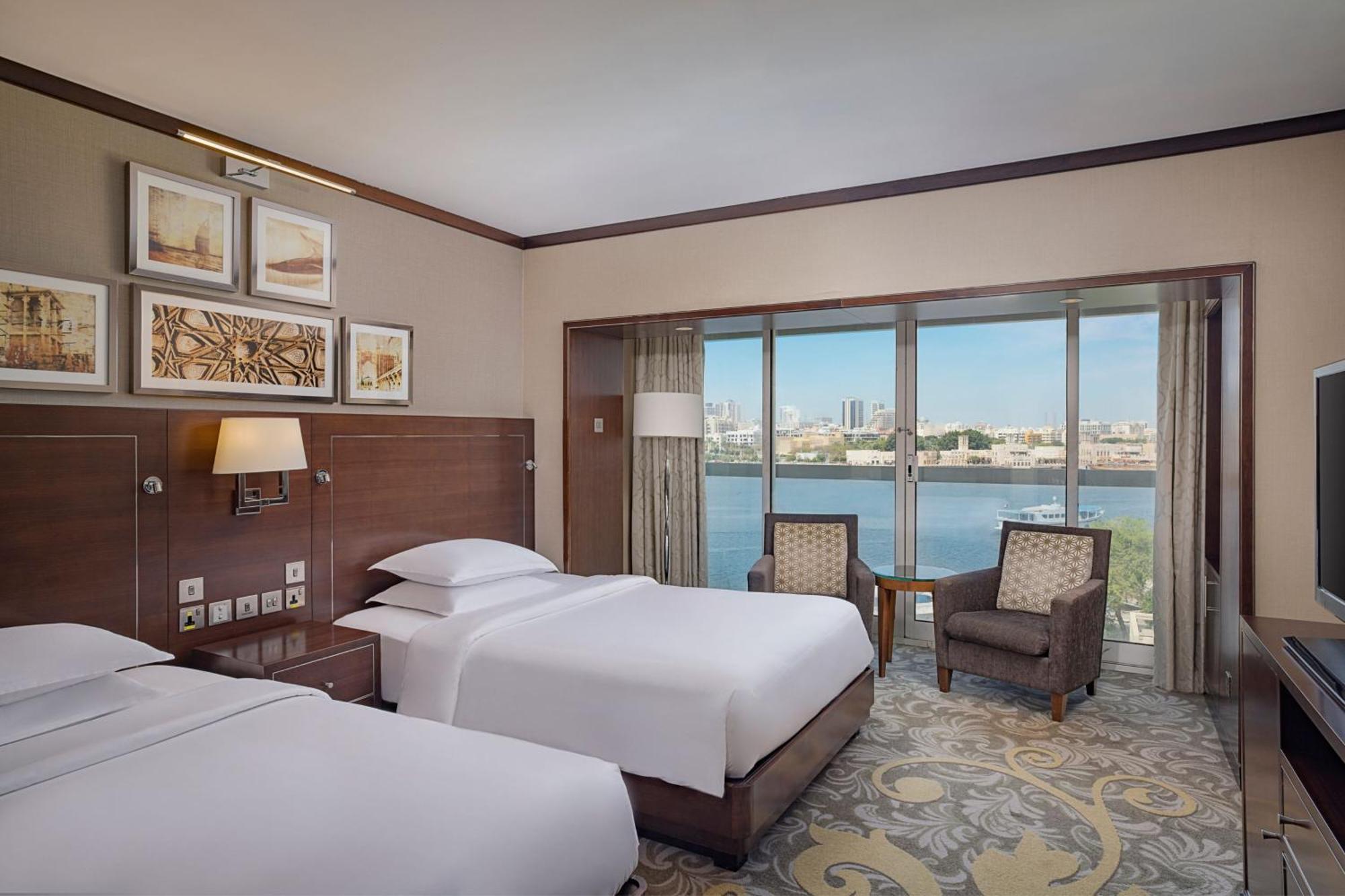 Sheraton Dubai Creek Hotel & Towers Bagian luar foto Deluxe Room