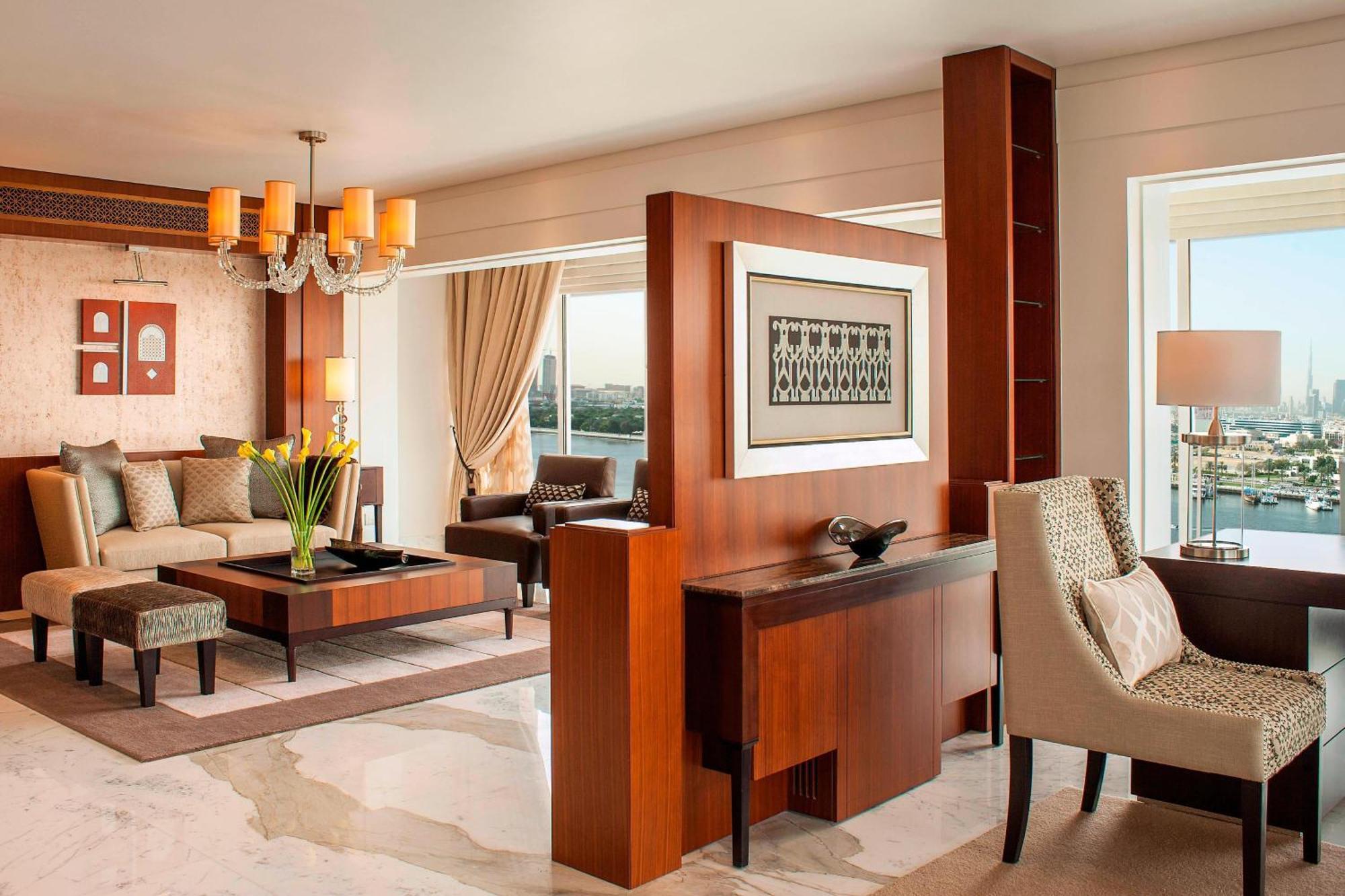 Sheraton Dubai Creek Hotel & Towers Bagian luar foto A suite at the St. Regis