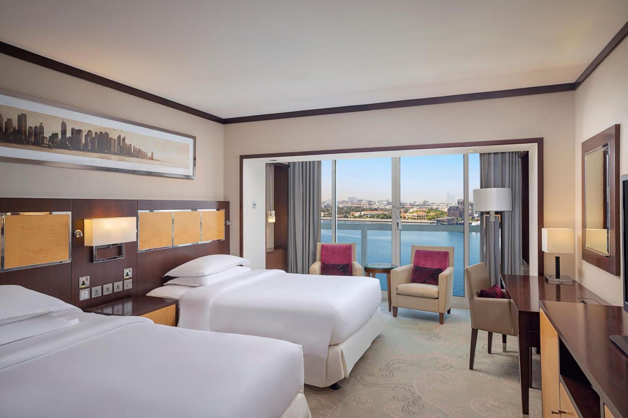 Sheraton Dubai Creek Hotel & Towers Bagian luar foto Deluxe room