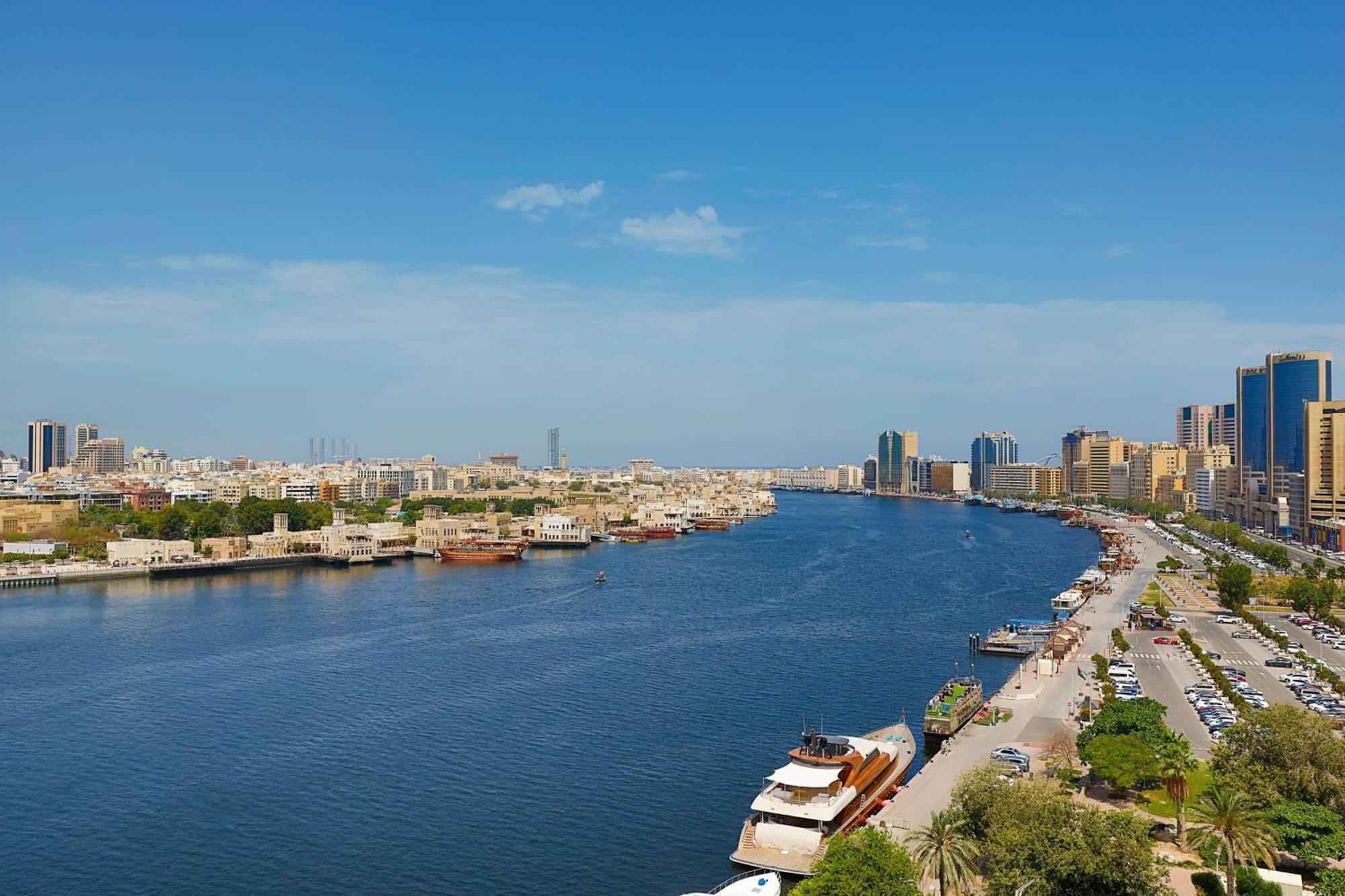 Sheraton Dubai Creek Hotel & Towers Bagian luar foto The Nile River in Cairo