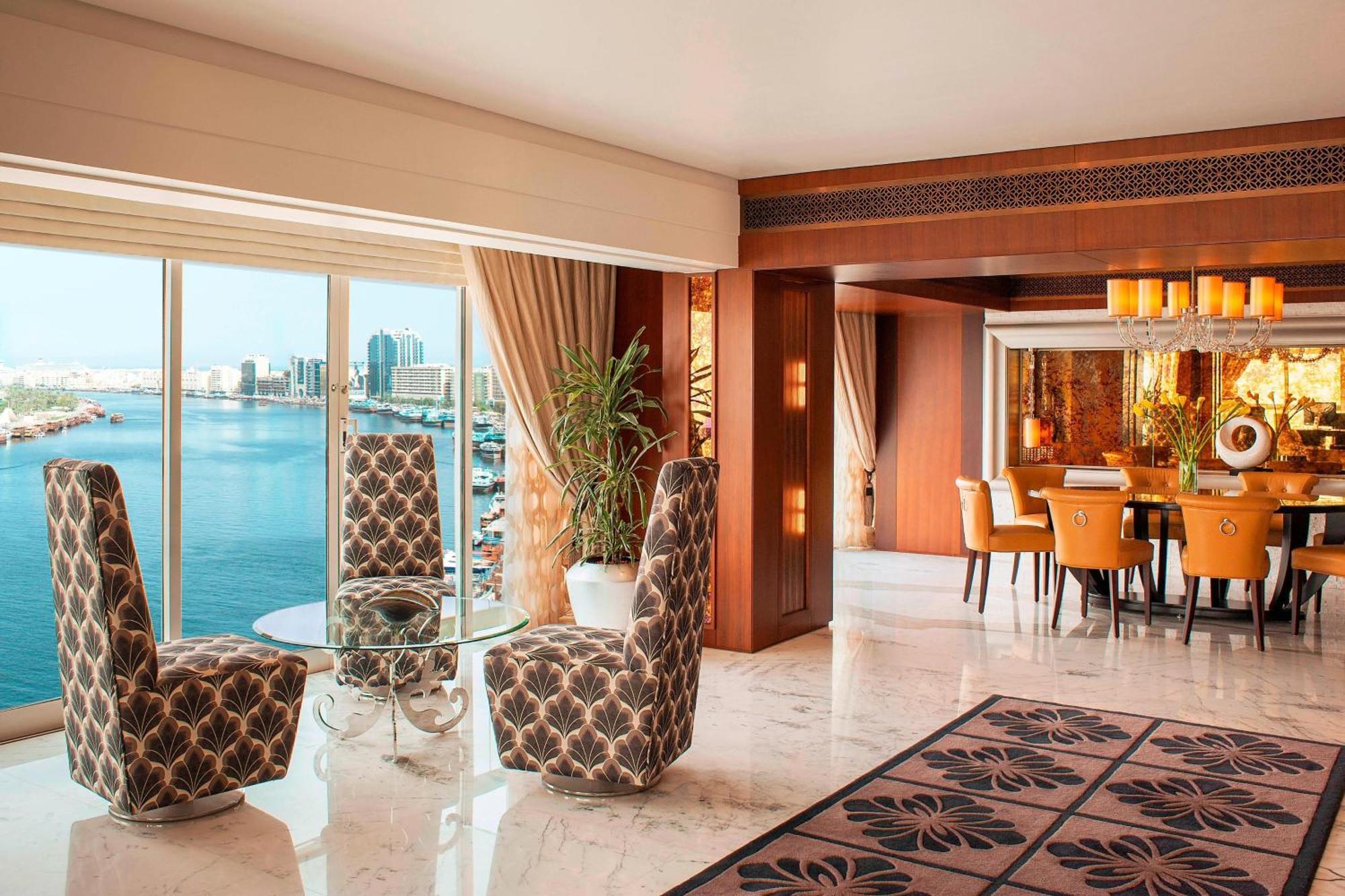 Sheraton Dubai Creek Hotel & Towers Bagian luar foto A suite at the Jumeirah Atlantis