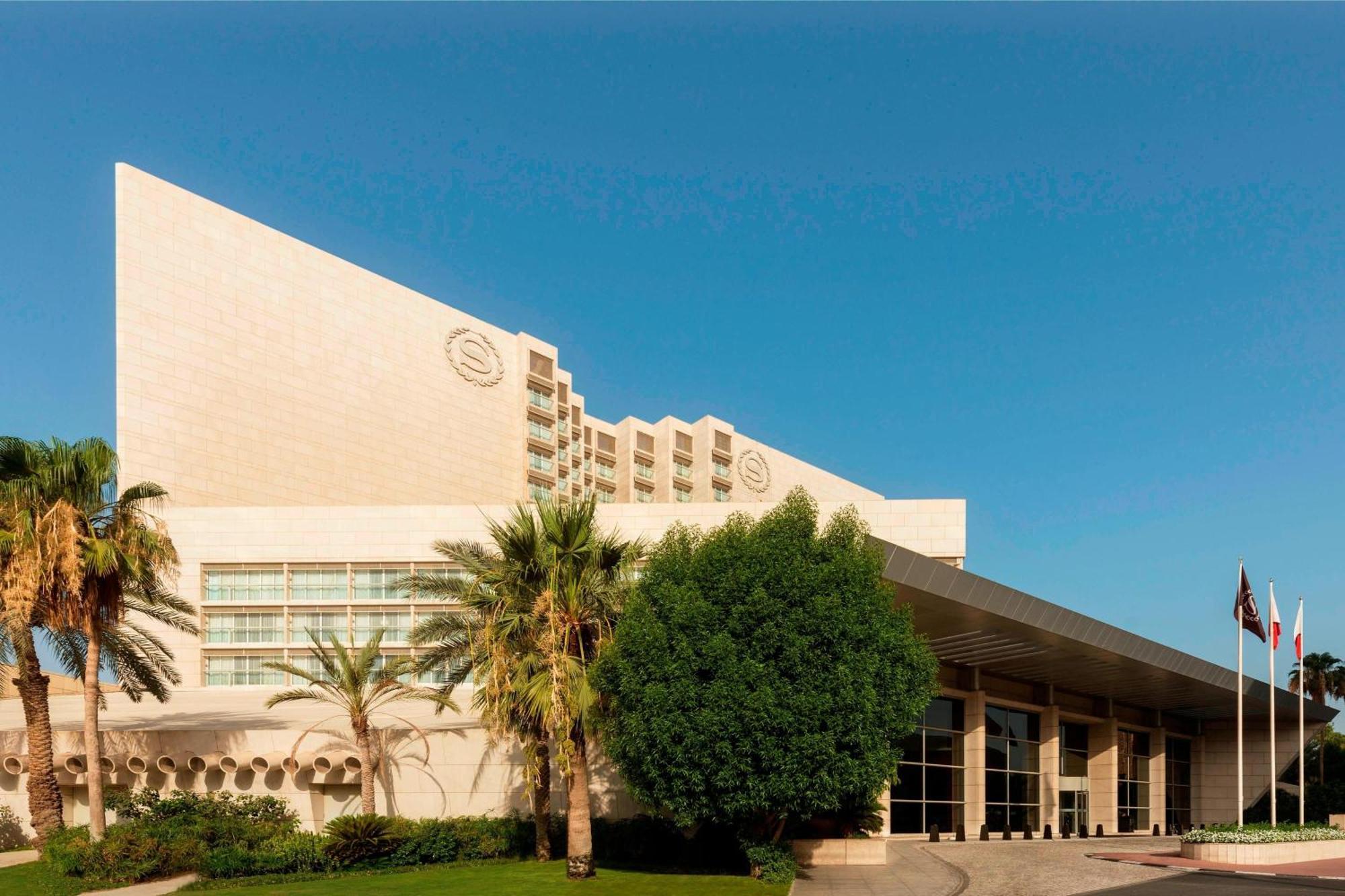 Sheraton Dubai Creek Hotel & Towers Bagian luar foto The hotel's main entrance