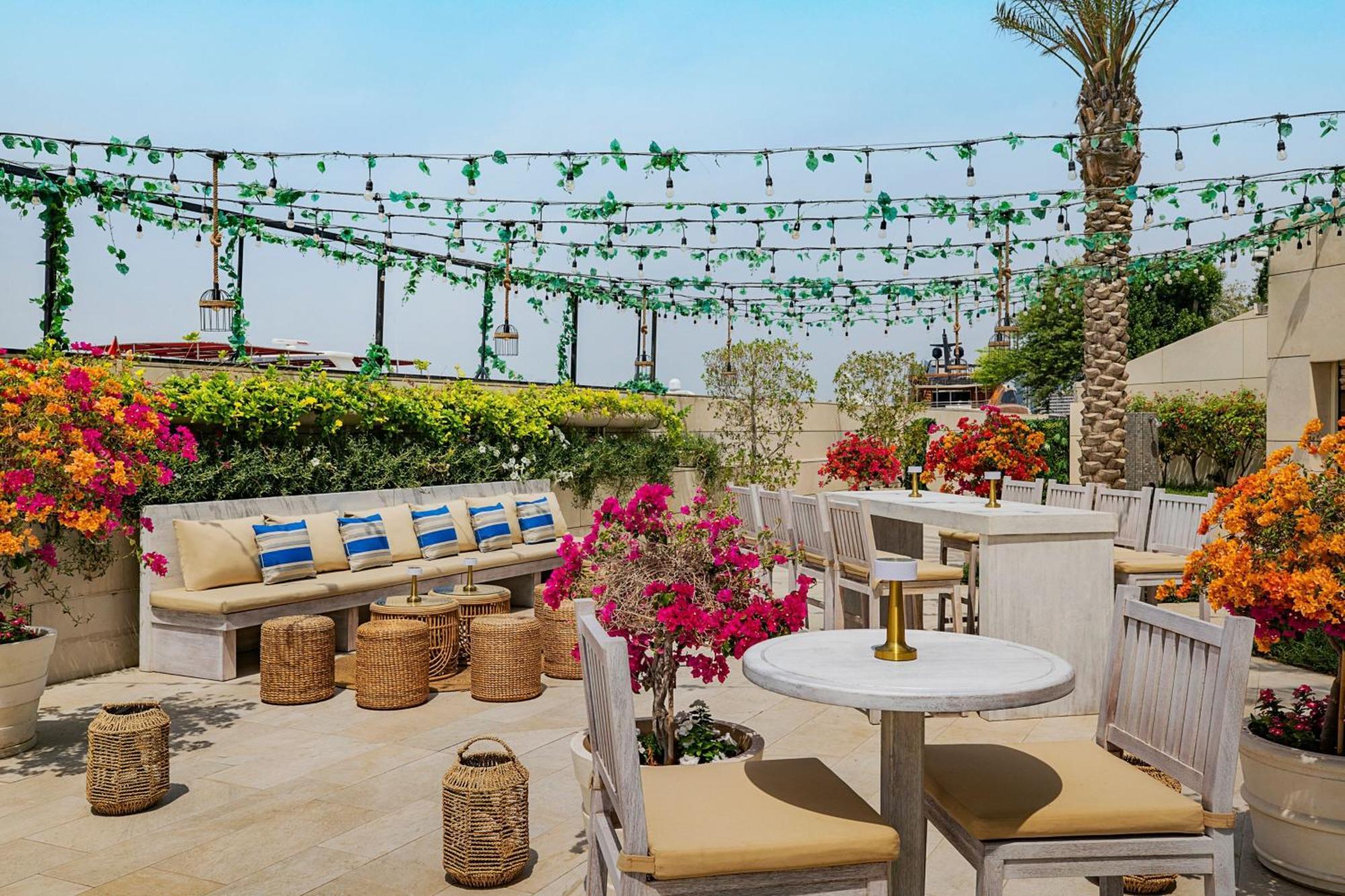 Sheraton Dubai Creek Hotel & Towers Bagian luar foto The Terrace